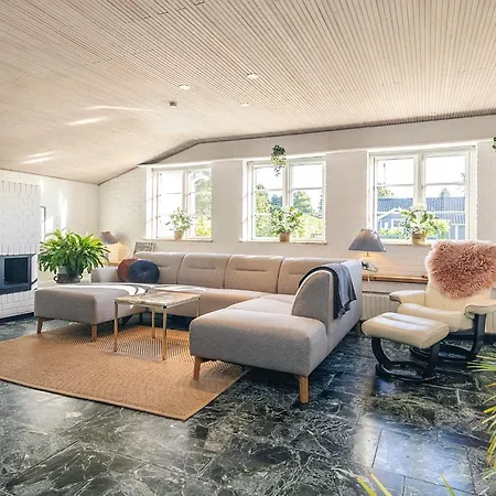 4 Star In Vaeggerlose Bøtø By