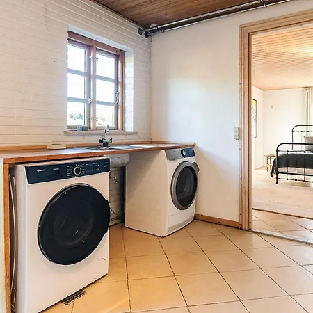 4 Star In Vaeggerlose * Bøtø By