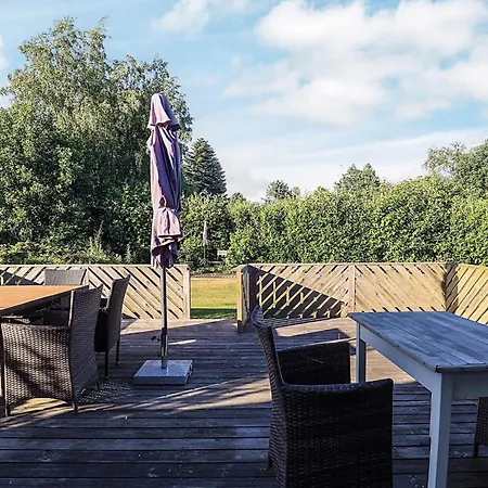 4 Star In Vaeggerlose * Bøtø By