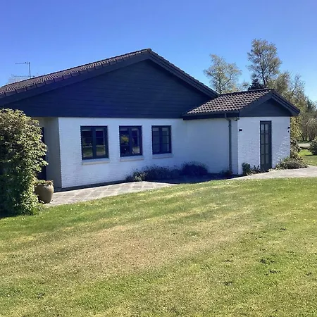4 Star In Vaeggerlose Bøtø By